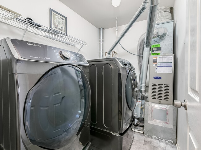 Building Photo - 2331 Overlook Ct