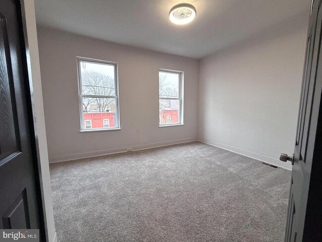 Building Photo - 738 N 38th St