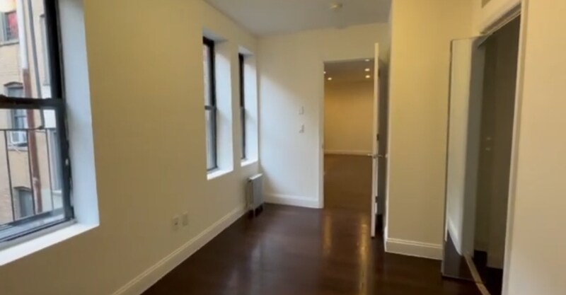 Building Photo - W. W 124th St