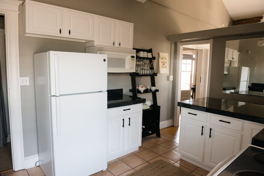 Kitchen 3 - 921 E 13th Ave, 5A