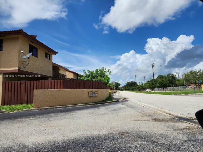 Building Photo - 13334 SW 60th Terrace