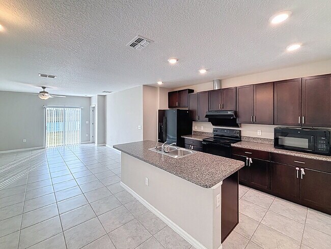 Building Photo - 7517 Samuel Ivy Dr