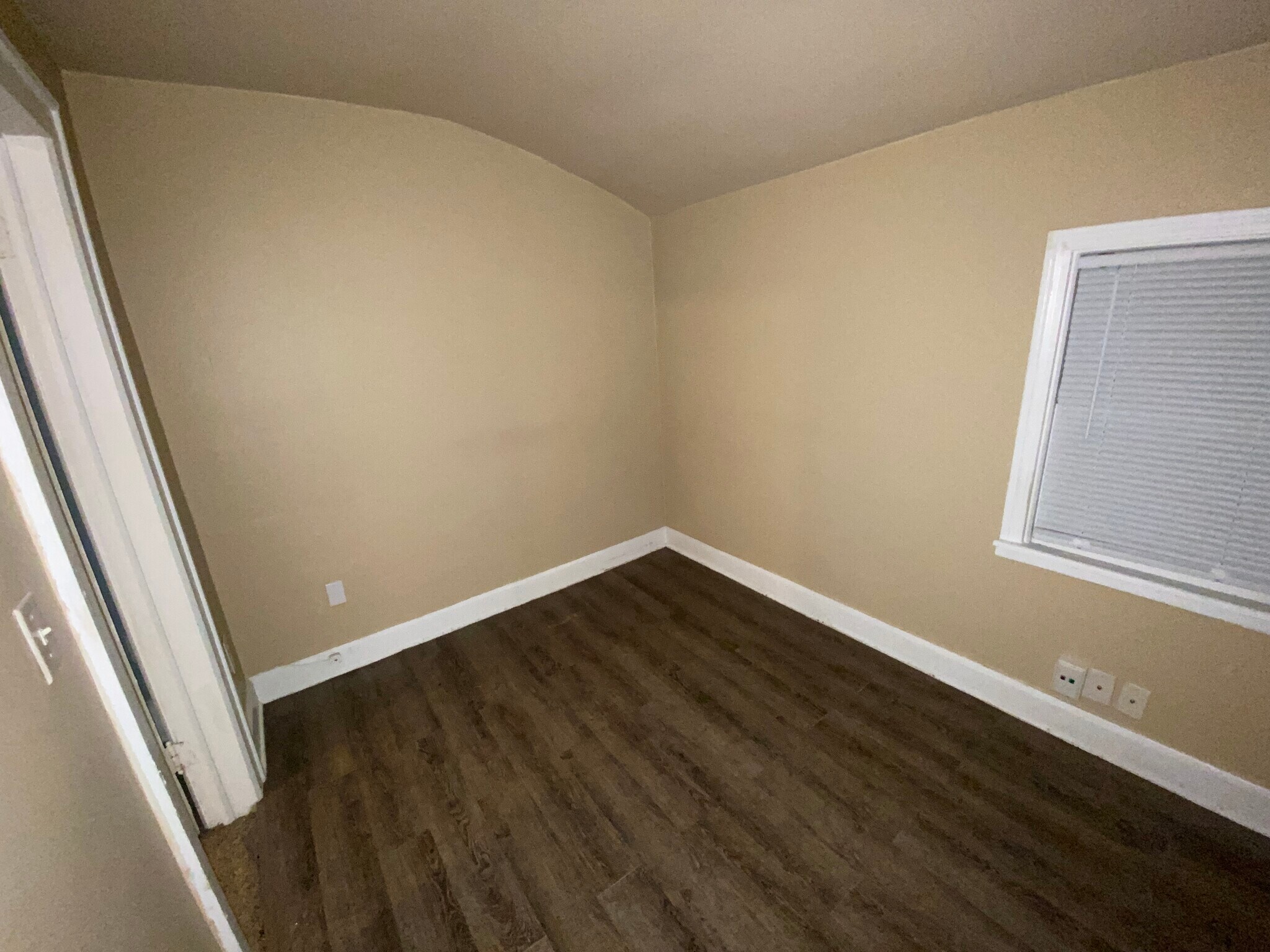 Building Photo - 3118 N Main St