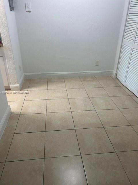 Building Photo - 3901 SW 78th Ct