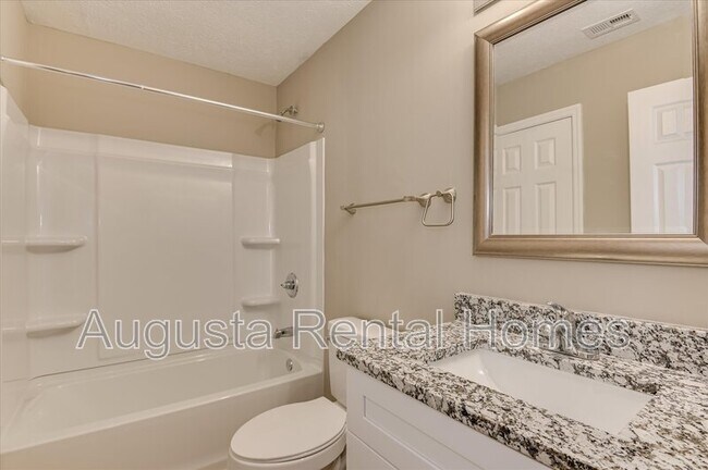 Building Photo - 111 Kelly Dr