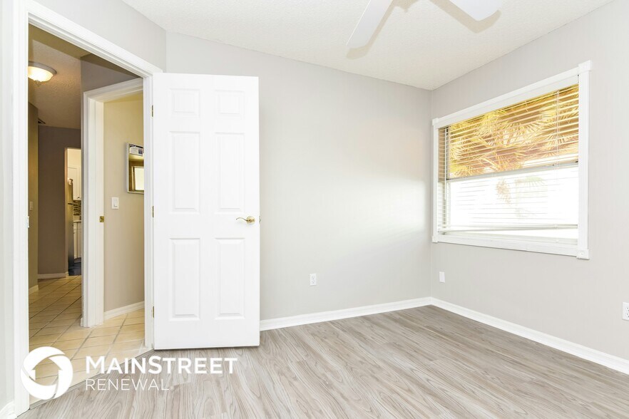 Building Photo - 812 Crestridge Dr