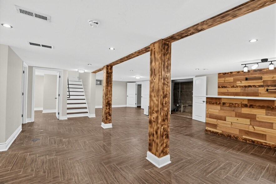 Building Photo - 18307 Wildwood Ave