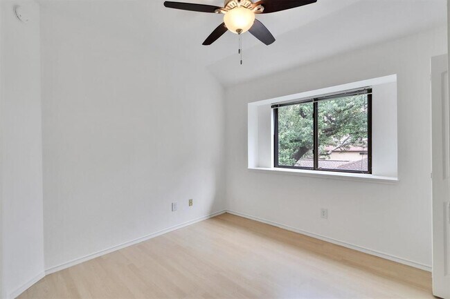 Building Photo - 11508 Cherry Hearst Ct