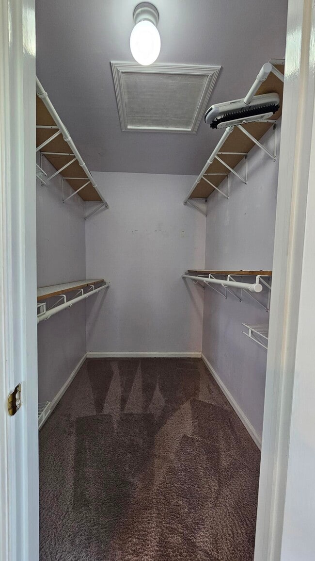 Building Photo - 12157 Sycamore Ln