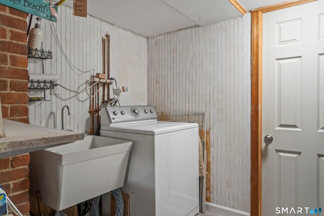 Building Photo - 94 Neptune Ave