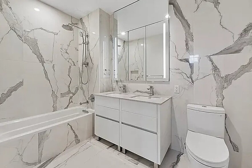 Building Photo - 127 W 112th St