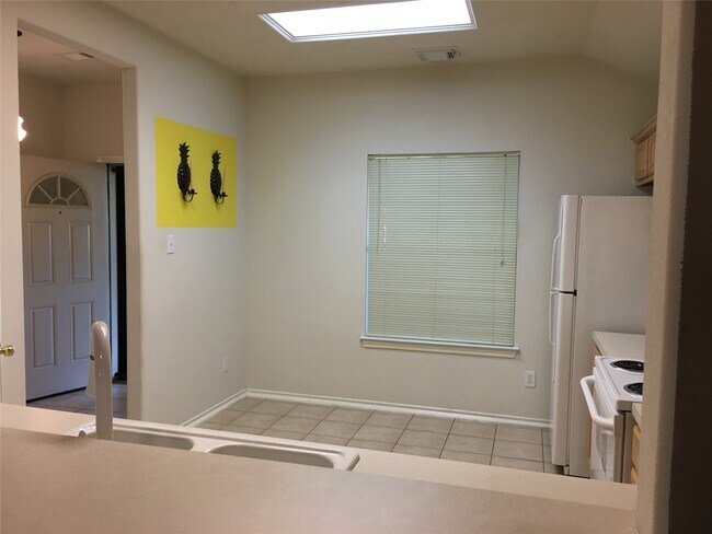 Building Photo - 5508 Lilywood Ln