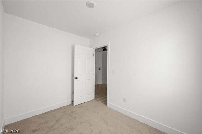 Building Photo - 623 N 10th St