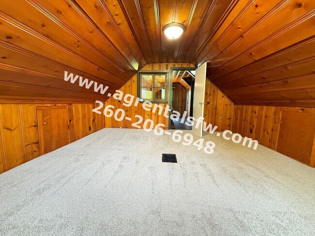 Building Photo - 522 Curdes Ave