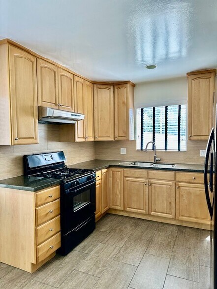 Kitchen - 11216 Tiara St