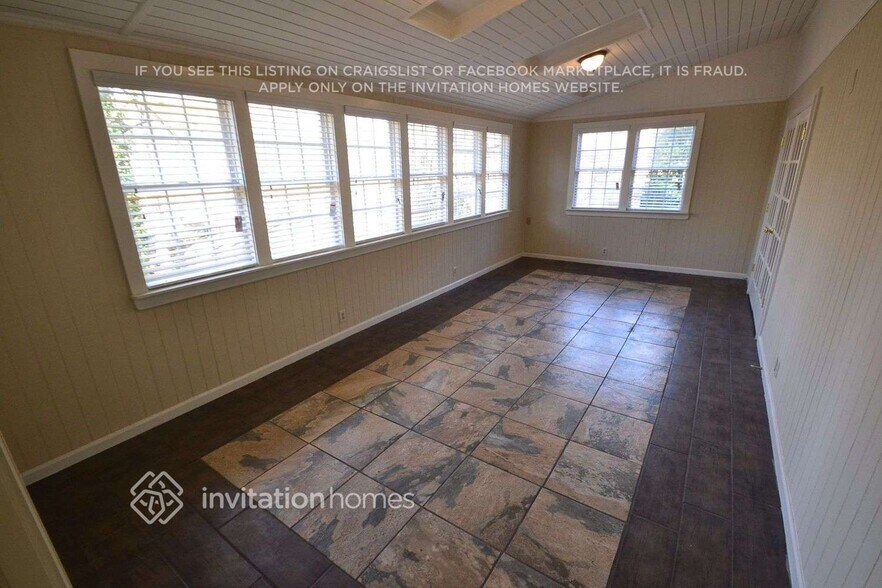 Building Photo - 1591 Willow Bluff