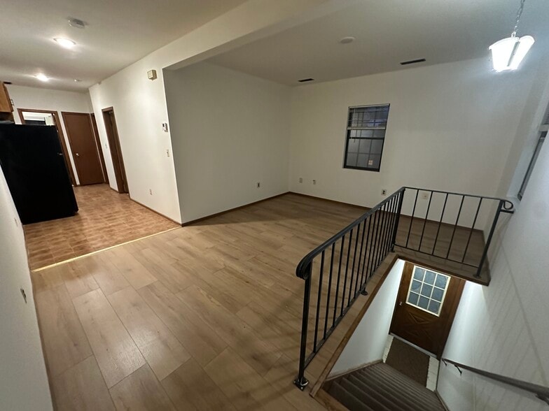 Building Photo - 1747 E 2nd St