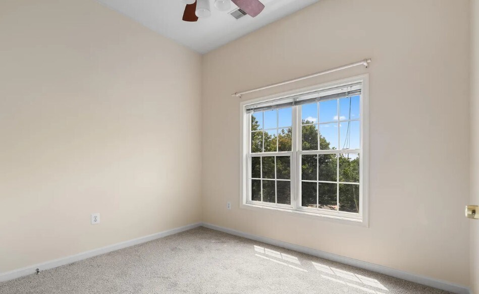 Building Photo - 417 Clayton Ln