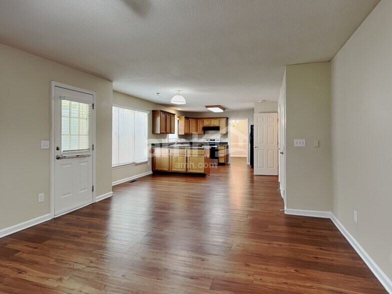 Building Photo - 6400 Ivystone Dr