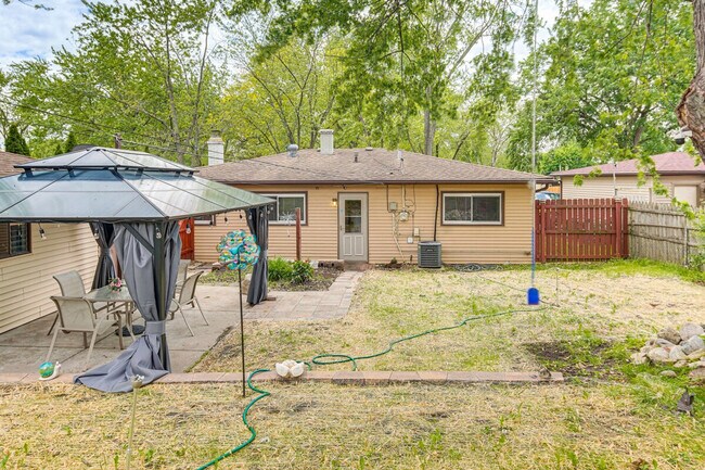 Building Photo - 117 Marryat Pl