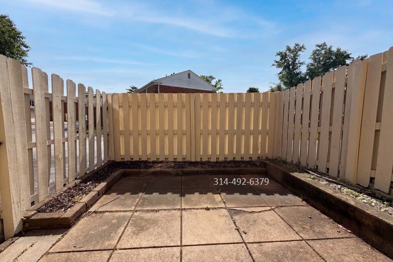 Building Photo - 13451 Land O Woods Dr