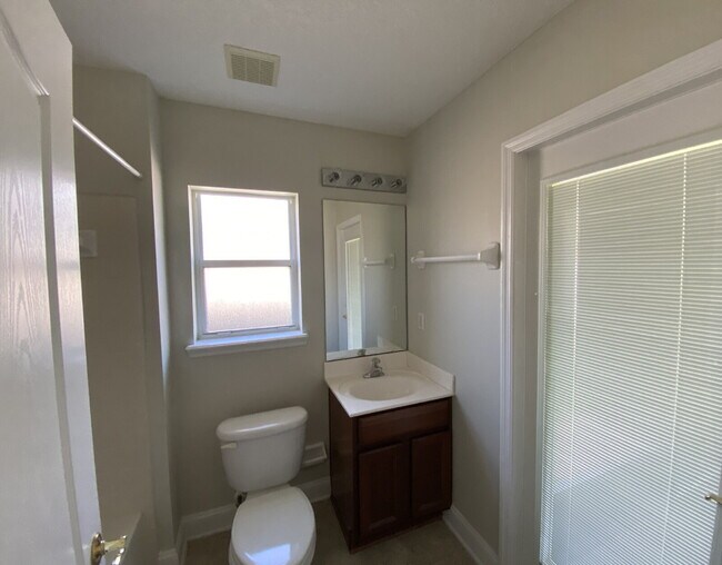 Building Photo - 9533 Maidstone Mill Dr W