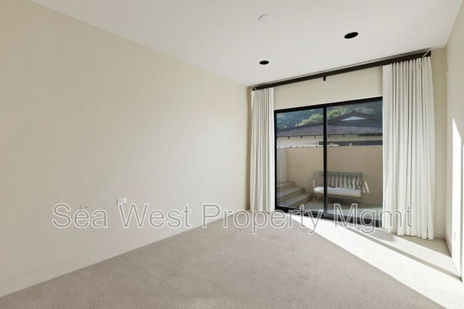 Building Photo - 2328 Rue De Anne