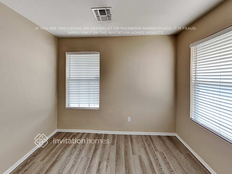 Building Photo - 3035 E Santa Rosa Dr