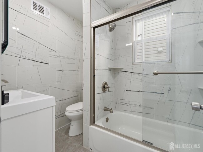 Building Photo - 14 John St