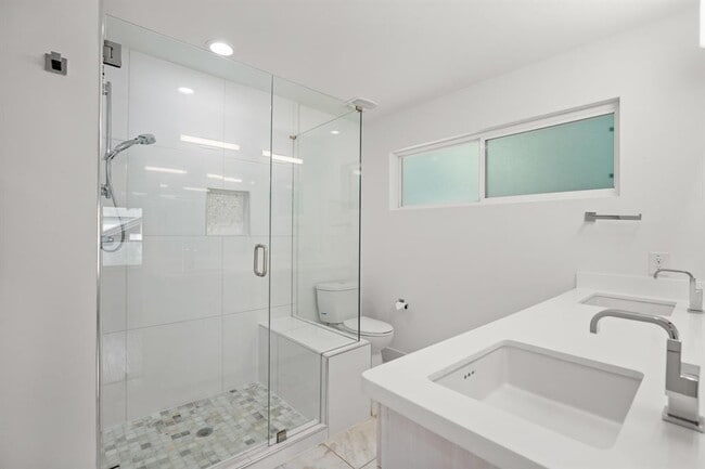 Building Photo - 2810 Oak Springs Dr