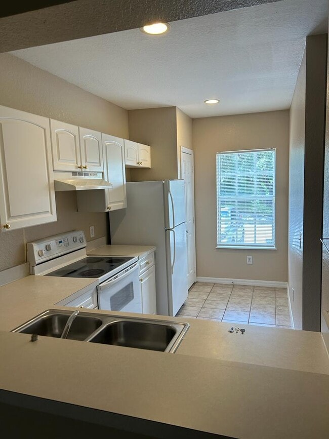 Building Photo - 4189 Plantation Cove Dr