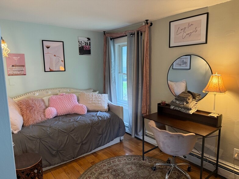 Bedroom 4 - 40 Russell St