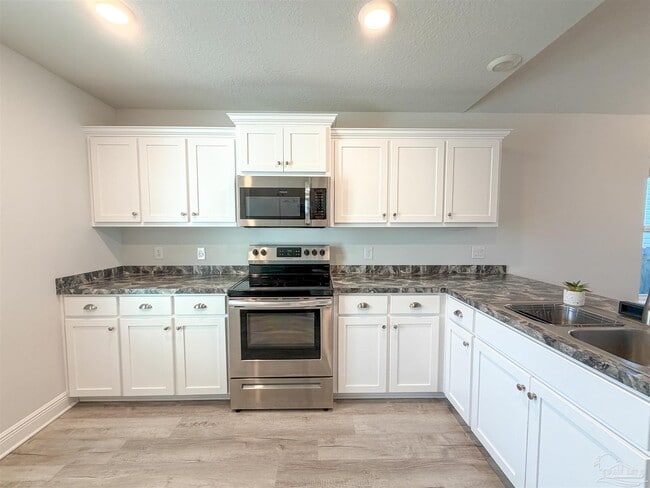 Building Photo - 392 Hilburn Ln