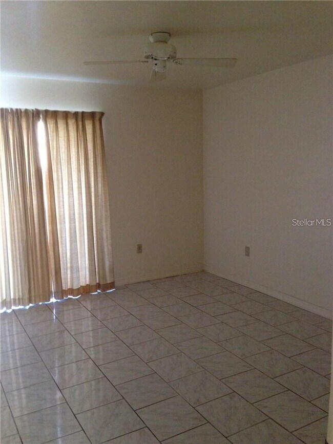 Building Photo - 1st floor condo in the Beulah condo complex.