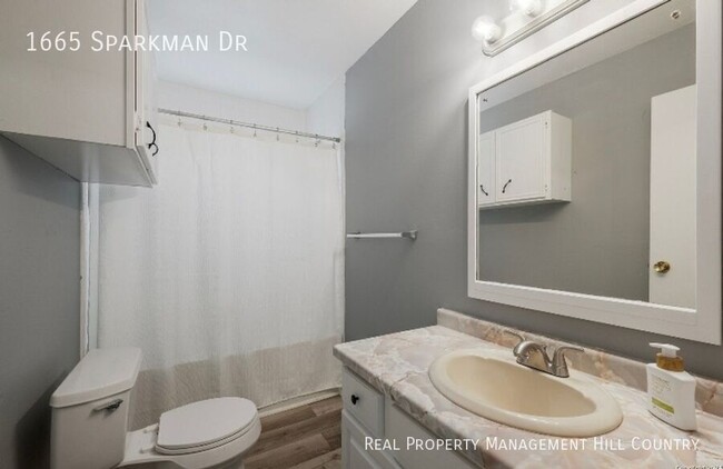 Building Photo - 1665 Sparkman Dr