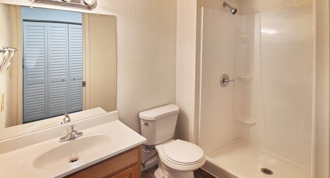 Building Photo - 3101 Garden Cir