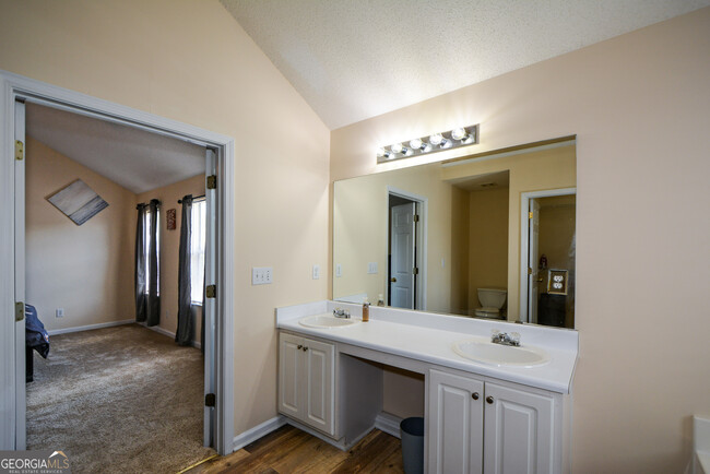 Building Photo - 4511 Ravenwood Pl