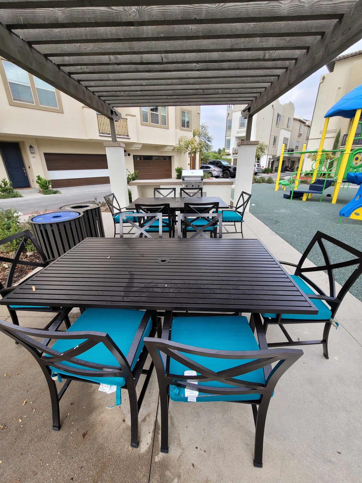 pool seating - 328 Lagoon Way