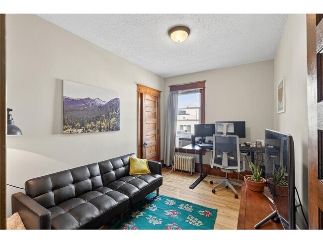 Building Photo - 722 Grand Ave