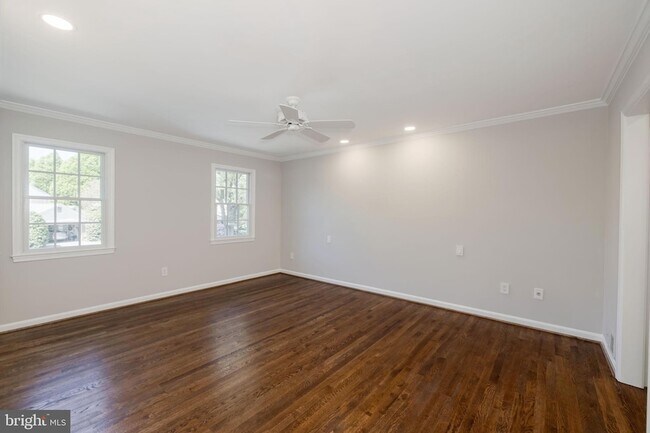 Building Photo - 4887 35th Rd N