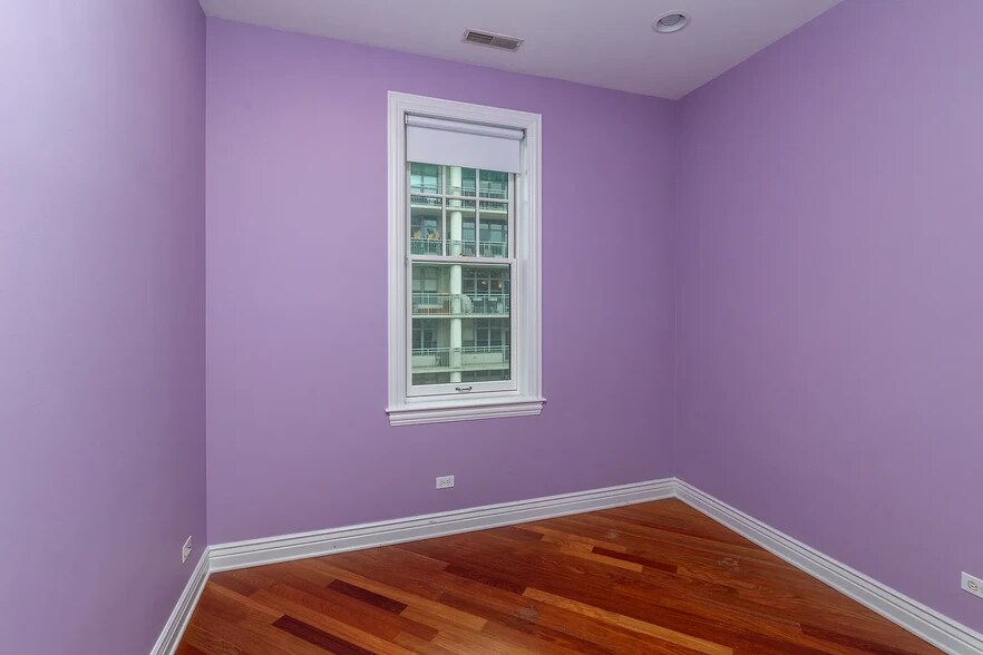 Building Photo - 35 S Racine Ave