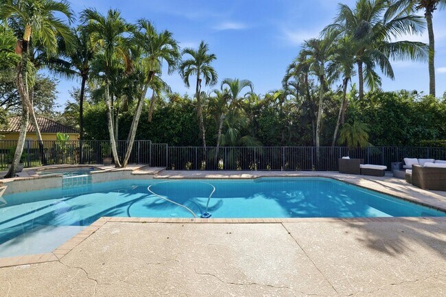 Building Photo - 1350 Pampas Way