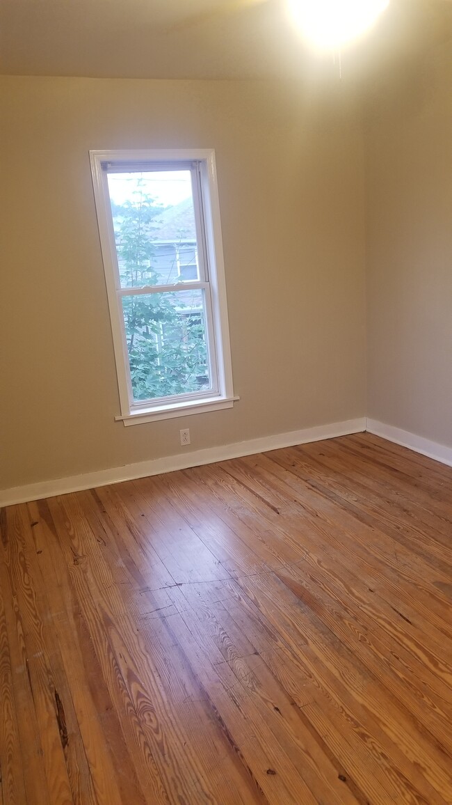 Building Photo - 11 Mill St