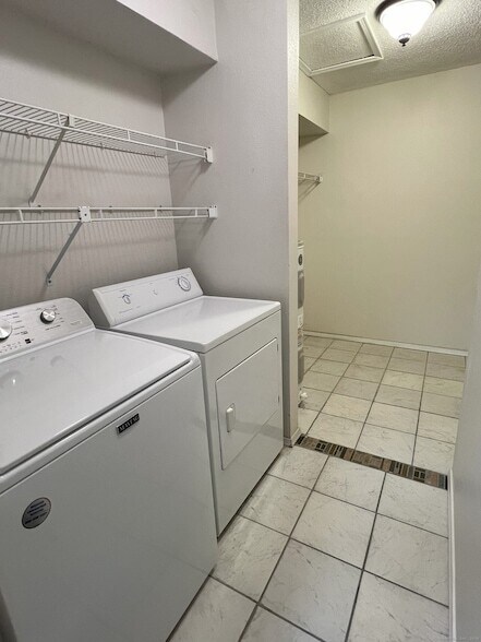 Building Photo - 91 Crown Knoll Ct