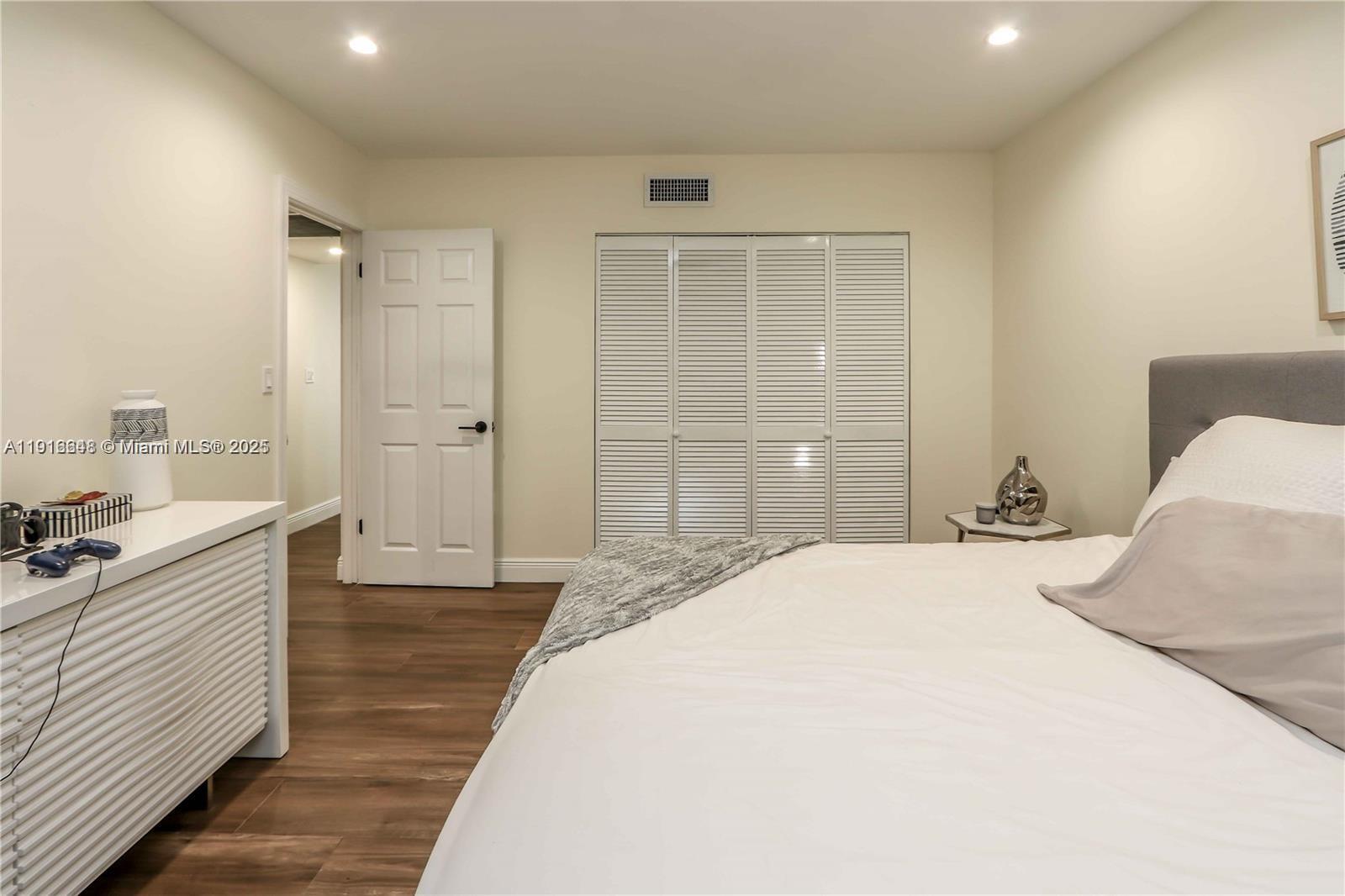 Building Photo - 16509 Fox Den Ct