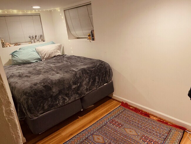 Building Photo - Tunlaw Upstairs