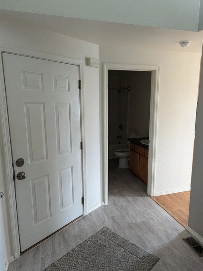 Building Photo - 2501-2503 Xenia St