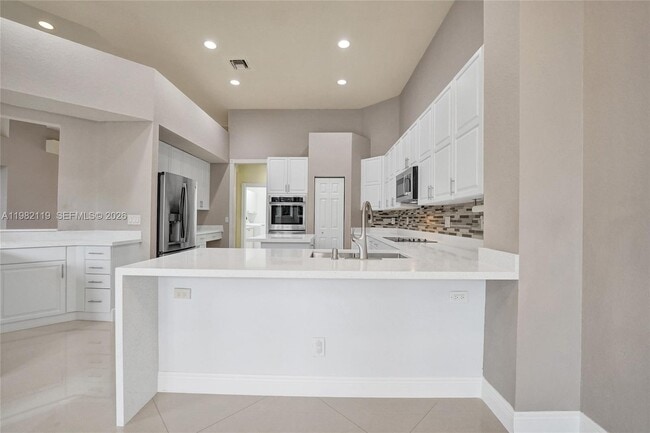 Building Photo - 8006 N Savannah Cir