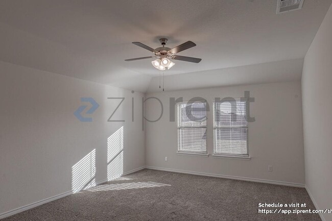 Building Photo - Unit