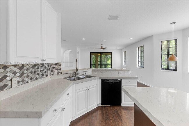 Building Photo - 1559 Passion Vine Cir